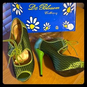 GREEN Platform heels